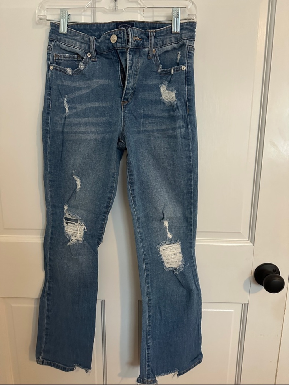 Distressed Straight-Leg Women's Jeans in Blue